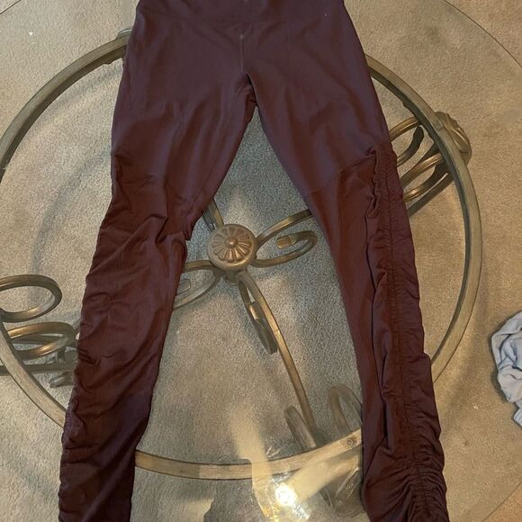 2/$15 Mesh bottom leggings - Picture 2 of 3